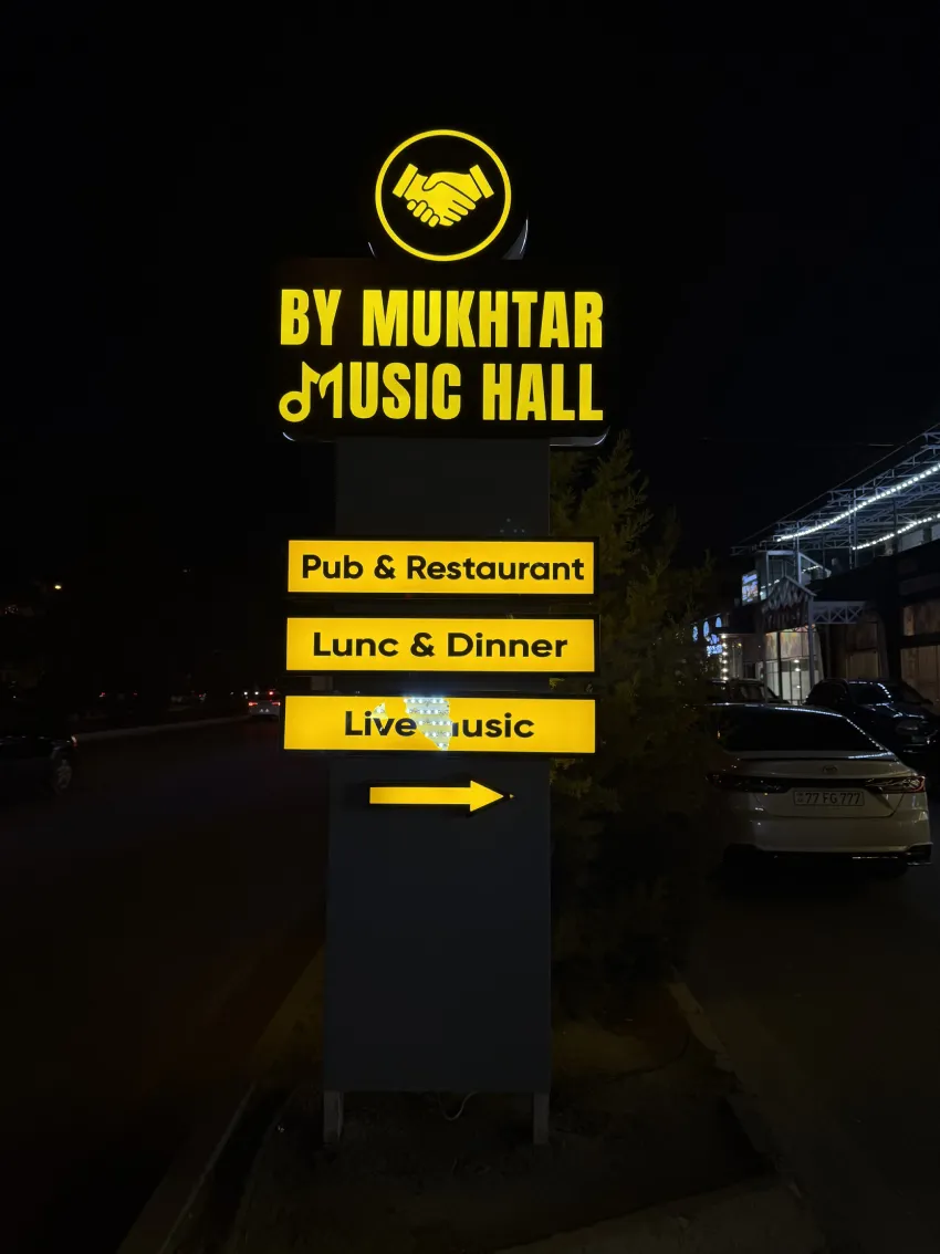 By Muxtar Musichall Restaurant & Pub